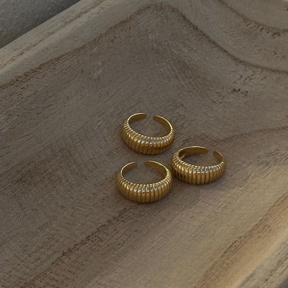 *SALE TODAY ONLY* Naia Shell Ring - Picture 3 of 3